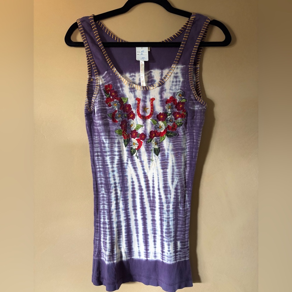 NWT Martini Ranch Tie Dye Applique Tank Top